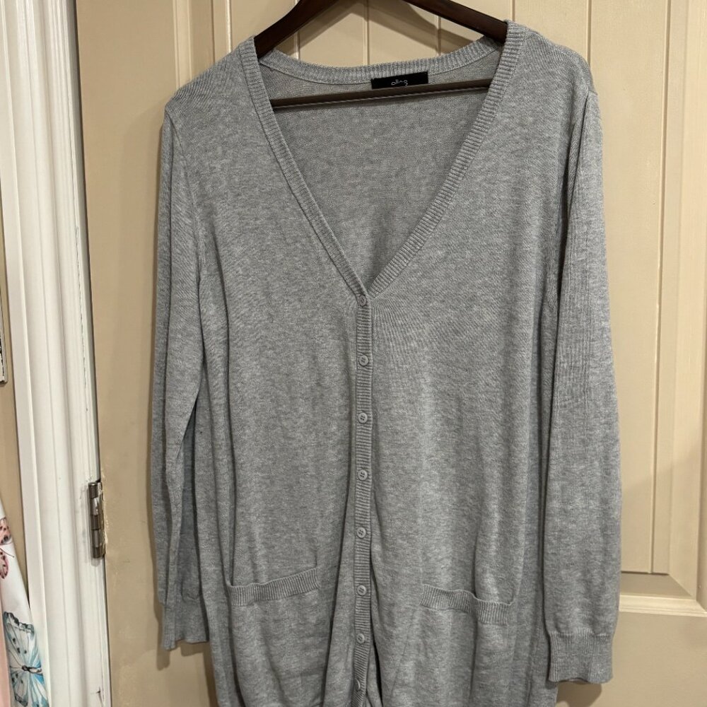 Ellos Brand Women's Small is a 10-12 so...this fits like a medium NWOT